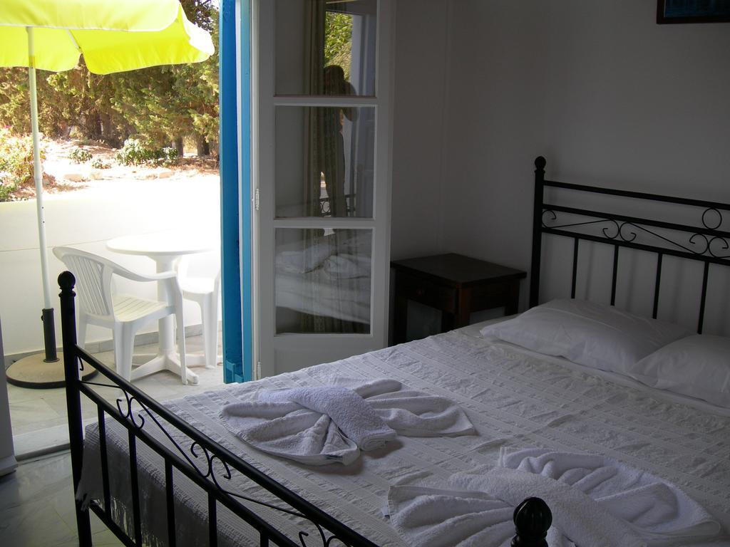 Bizas Rooms & Studios Parikia  Ngoại thất bức ảnh