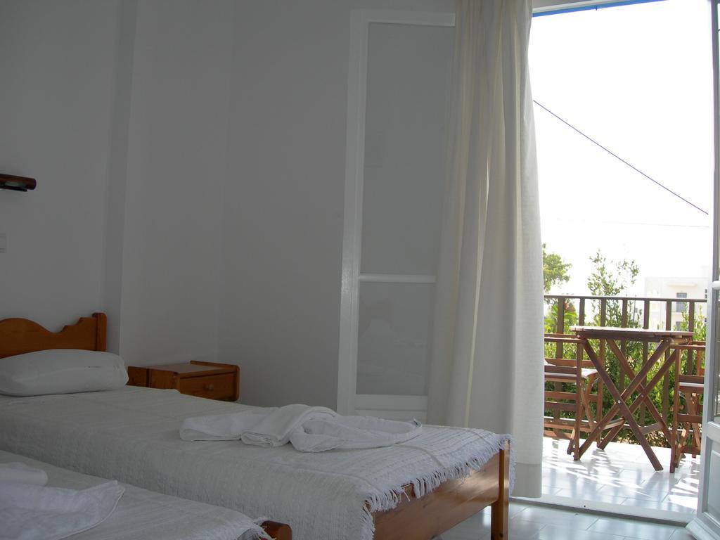 Bizas Rooms & Studios Parikia  Ngoại thất bức ảnh